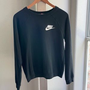 Nike Sweatshirt in black size S.